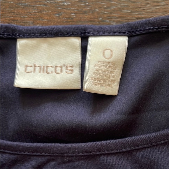 Chico's size 0 (fits like a Medium) Striped Navy Blue and White Women's Top - Picture 10 of 10